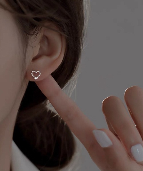 Fun & Daily（ファンアンドデイリー）の「F&D : ベリースモールハートピアス（ピアス（両耳用）・レディース・シルバー/ゴールド・FREE）」の2枚目の写真