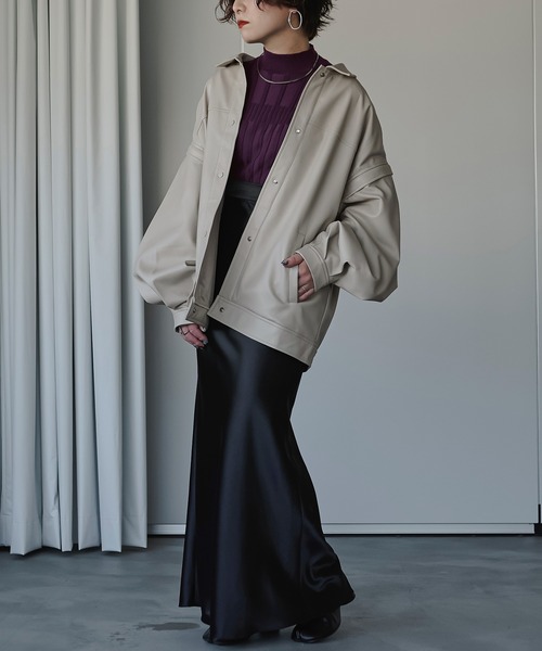 Ezick（エジック）の「2WAYスリーブレザーシャツジャケット（ブルゾン・レディース・ブラック/グレイッシュベージュ・FREE）」の10枚目の写真