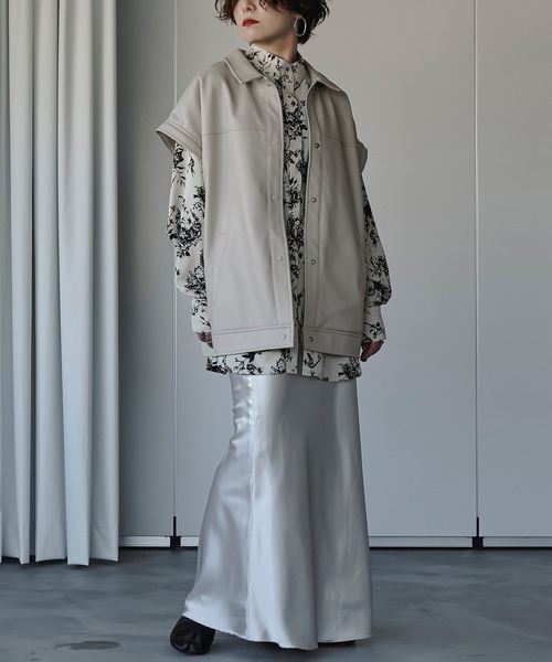 Ezick（エジック）の「2WAYスリーブレザーシャツジャケット（ブルゾン・レディース・ブラック/グレイッシュベージュ・FREE）」の16枚目の写真