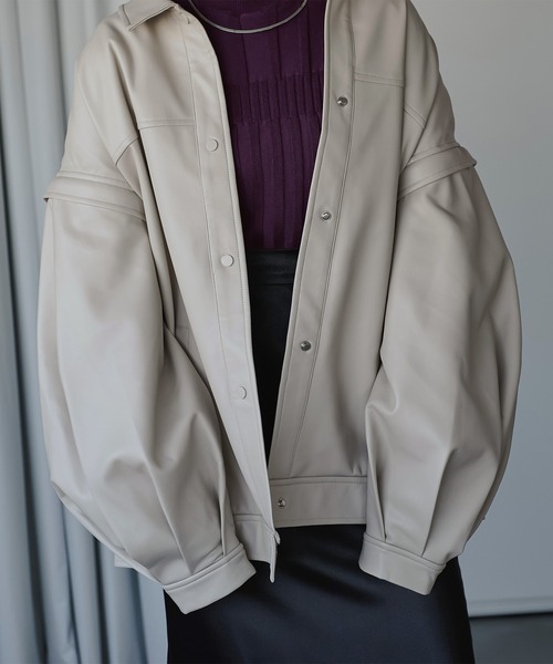 Ezick（エジック）の「2WAYスリーブレザーシャツジャケット（ブルゾン・レディース・ブラック/グレイッシュベージュ・FREE）」の21枚目の写真