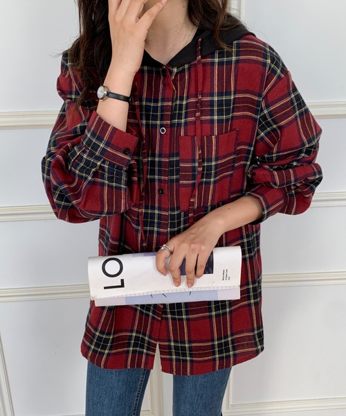 ECLIN(エクラン)の「オーバーサイズフーディチェック柄パーカー(パーカー・レディース・ネイビー/レッド/グリーン/ブラック・M/L)」の15枚目の写真
