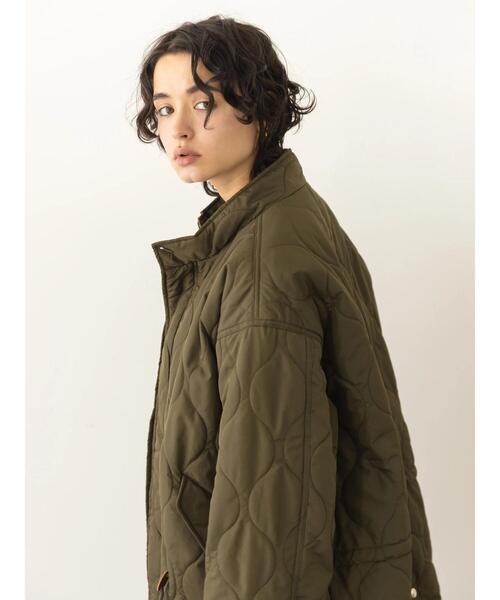 koe（コエ）の「ポリシレー中綿キルトフィッシュテールコート（その他アウター・レディース・オリーブ/ブラック・L/M）」の13枚目の写真