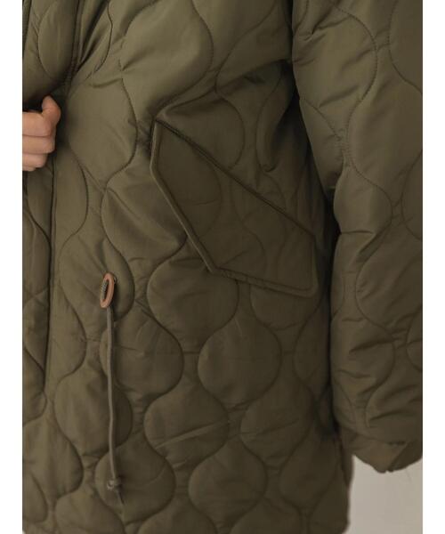 koe（コエ）の「ポリシレー中綿キルトフィッシュテールコート（その他アウター・レディース・オリーブ/ブラック・L/M）」の11枚目の写真