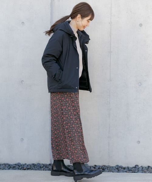 URBAN RESEARCH Sonny Label（アーバンリサーチサニーレーベル）の「スモールフラワードットプリントスカート（スカート・レディース・ネイビー/オレンジ・FREE）」の9枚目の写真