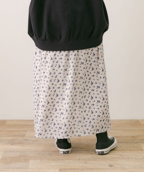 URBAN RESEARCH Sonny Label（アーバンリサーチサニーレーベル）の「スモールフラワードットプリントスカート（スカート・レディース・ネイビー/オレンジ・FREE）」の14枚目の写真