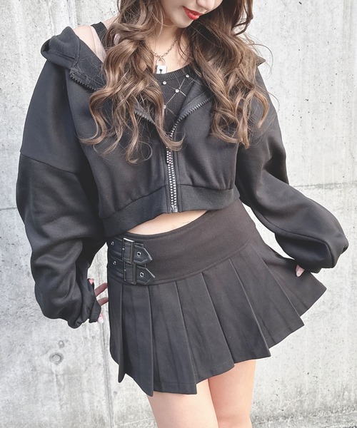 Diable baiser(ディアブルベーゼ)の「コンパクト丈オーバーサイズ裏起毛パーカー【スウェット】【裏毛】(パーカー・レディース・ブラック/オフホワイト・SMALL/MEDIUM/X-LARGE/LARGE/XX-LARGE)」の15枚目の写真