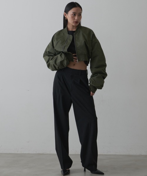 FIG&VIPER（フィグアンドバイパー）の「ショート丈ボリュームスリーブMA-１（MA-1・レディース・カーキ/ワイン・FREE）」の22枚目の写真