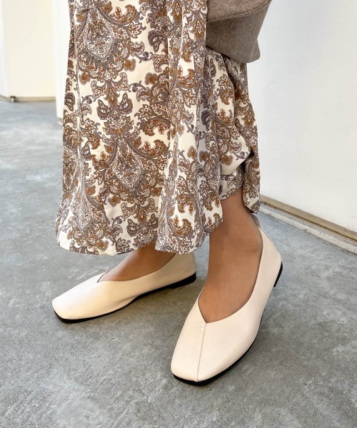 Lamoa（ラモア）の「Lamoa/スクエアトゥ フラット パンプスシューズ（パンプス・レディース・ホワイト/ブラック/ブラウン/ベージュ・36/38/40）」の5枚目の写真