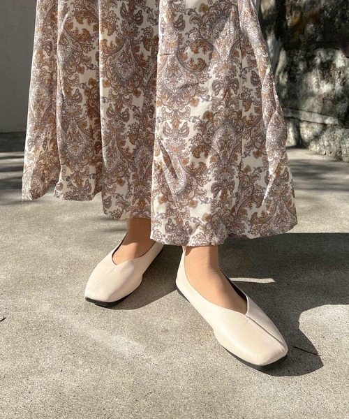 Lamoa（ラモア）の「Lamoa/スクエアトゥ フラット パンプスシューズ（パンプス・レディース・ホワイト/ブラック/ブラウン/ベージュ・36/38/40）」の9枚目の写真