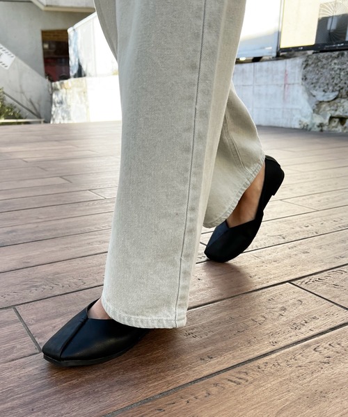 Lamoa（ラモア）の「Lamoa/スクエアトゥ フラット パンプスシューズ（パンプス・レディース・ホワイト/ブラック/ブラウン/ベージュ・36/38/40）」の10枚目の写真