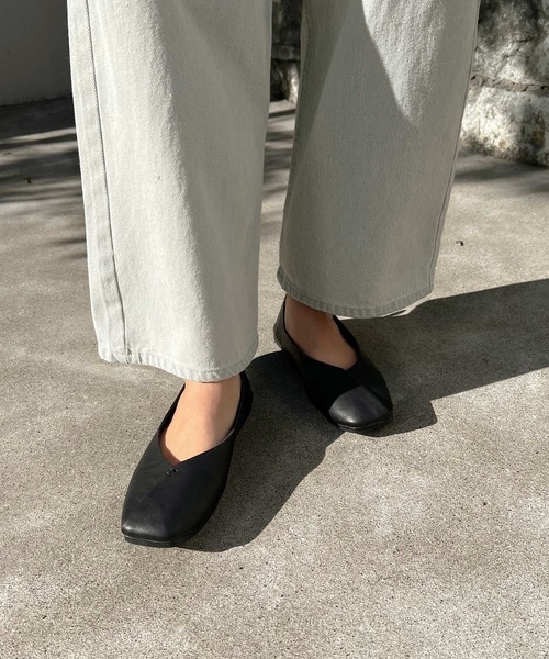 Lamoa（ラモア）の「Lamoa/スクエアトゥ フラット パンプスシューズ（パンプス・レディース・ホワイト/ブラック/ブラウン/ベージュ・36/38/40）」の11枚目の写真