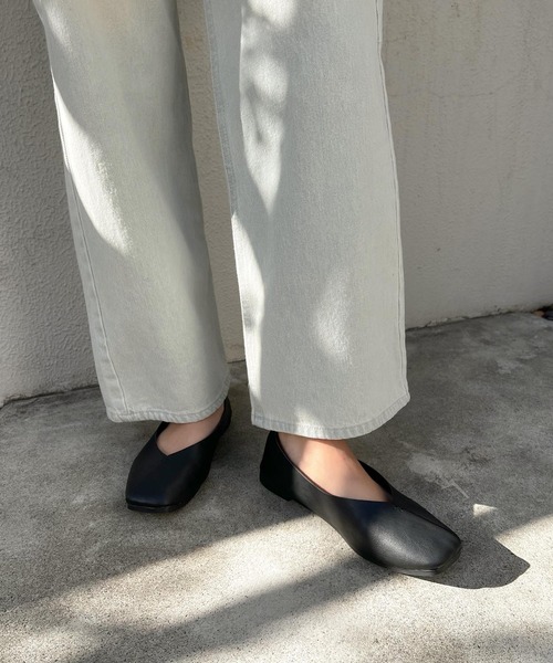 Lamoa（ラモア）の「Lamoa/スクエアトゥ フラット パンプスシューズ（パンプス・レディース・ホワイト/ブラック/ブラウン/ベージュ・36/38/40）」の13枚目の写真