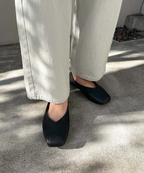 Lamoa（ラモア）の「Lamoa/スクエアトゥ フラット パンプスシューズ（パンプス・レディース・ホワイト/ブラック/ブラウン/ベージュ・36/38/40）」の14枚目の写真