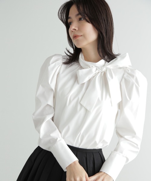 JILL STUART(ジルスチュアート)の「◆パフスリーブボウブラウス(シャツ/ブラウス・レディース・ホワイト/ブラック/ブルー・SMALL/MEDIUM)」の2枚目の写真