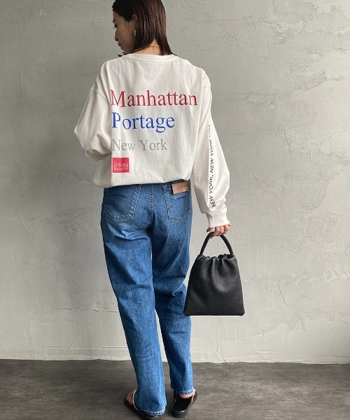 Manhattan Portage（マンハッタンポーテージ）の「【Ray 8月号掲載】[MANHATTAN PORTAGE/マンハッタンポーテージ] 別注 配色バックプリント ロングスリーブTシャツ（Tシャツ/カットソー・レディース・ホワイト/ブラック/ブルー・S/M/L/XL）」の12枚目の写真