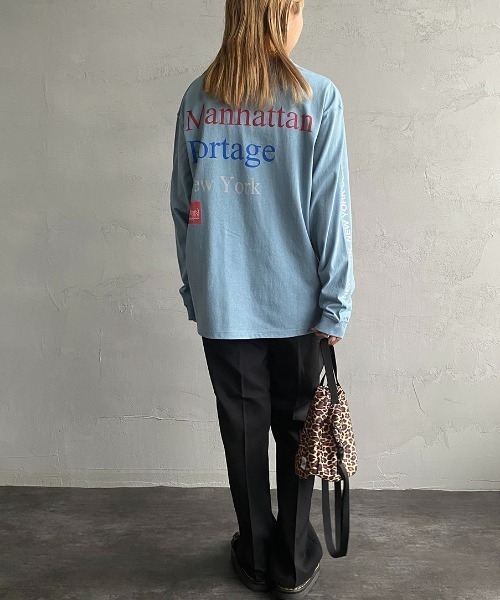 Manhattan Portage（マンハッタンポーテージ）の「【Ray 8月号掲載】[MANHATTAN PORTAGE/マンハッタンポーテージ] 別注 配色バックプリント ロングスリーブTシャツ（Tシャツ/カットソー・レディース・ホワイト/ブラック/ブルー・S/M/L/XL）」の8枚目の写真
