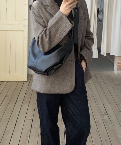 yuue' ( wear )（ユーイ）の「シンプル ショルダーバッグ（ショルダーバッグ・レディース・ブラック/オフホワイト・FREE）」の5枚目の写真