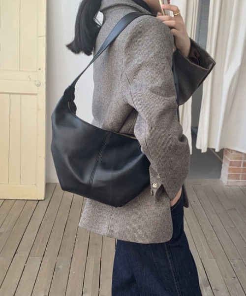 yuue' ( wear )（ユーイ）の「シンプル ショルダーバッグ（ショルダーバッグ・レディース・ブラック/オフホワイト・FREE）」の7枚目の写真