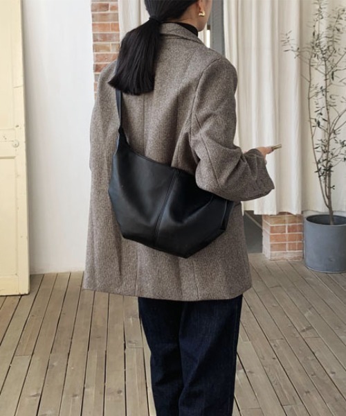 yuue' ( wear )（ユーイ）の「シンプル ショルダーバッグ（ショルダーバッグ・レディース・ブラック/オフホワイト・FREE）」の8枚目の写真