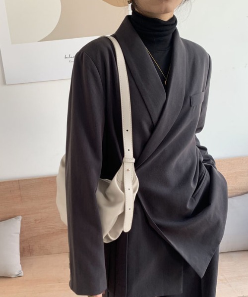 yuue' ( wear )（ユーイ）の「シンプル ショルダーバッグ（ショルダーバッグ・レディース・ブラック/オフホワイト・FREE）」の10枚目の写真