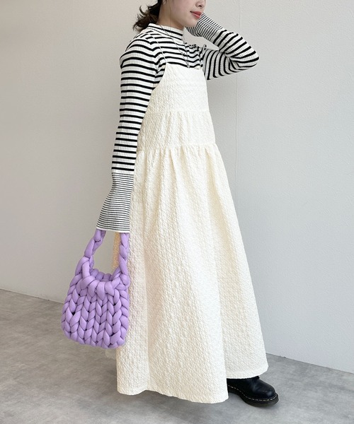 w closet(ダブルクローゼット)の「ふくれジャガードキャミワンピース(ワンピース・レディース・ブルー/オフホワイト/ブラック・FREE)」の8枚目の写真