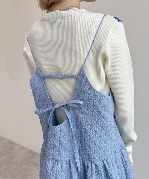 w closet(ダブルクローゼット)の「ふくれジャガードキャミワンピース(ワンピース・レディース・ブルー/オフホワイト/ブラック・FREE)」の15枚目の写真
