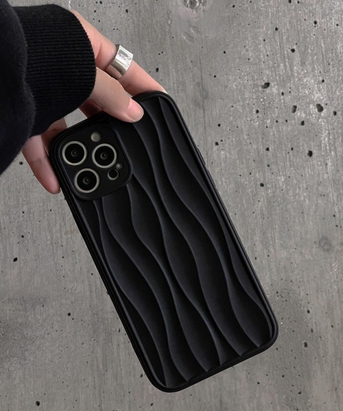 shopnikoniko（ショップニコニコ）の「韓国風 Iphoneケース 15 スマホケース うねうね ウェーブ おしゃれ  13 14（スマホケース/カバー・レディース・ブラック/アイボリー/ベージュ・iPhone 12/iPhone 12 Pro Max/iPhone 14/iPhone 11/iPhone 13 Pro/iPhone 14 Pro Max/iPhone 12 Pro/iPhone 13/iPhone 14 Pro/iPhone 15 Pro/iPhone 15/iPhone 15 Pro Max）」の4枚目の写真