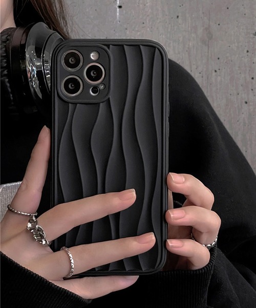 shopnikoniko（ショップニコニコ）の「韓国風 Iphoneケース 15 スマホケース うねうね ウェーブ おしゃれ  13 14（スマホケース/カバー・レディース・ブラック/アイボリー/ベージュ・iPhone 12/iPhone 12 Pro Max/iPhone 14/iPhone 11/iPhone 13 Pro/iPhone 14 Pro Max/iPhone 12 Pro/iPhone 13/iPhone 14 Pro/iPhone 15 Pro/iPhone 15/iPhone 15 Pro Max）」の10枚目の写真