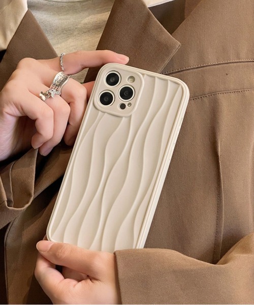 shopnikoniko（ショップニコニコ）の「韓国風 Iphoneケース 15 スマホケース うねうね ウェーブ おしゃれ  13 14（スマホケース/カバー・レディース・ブラック/アイボリー/ベージュ・iPhone 12/iPhone 12 Pro Max/iPhone 14/iPhone 11/iPhone 13 Pro/iPhone 14 Pro Max/iPhone 12 Pro/iPhone 13/iPhone 14 Pro/iPhone 15 Pro/iPhone 15/iPhone 15 Pro Max）」の19枚目の写真