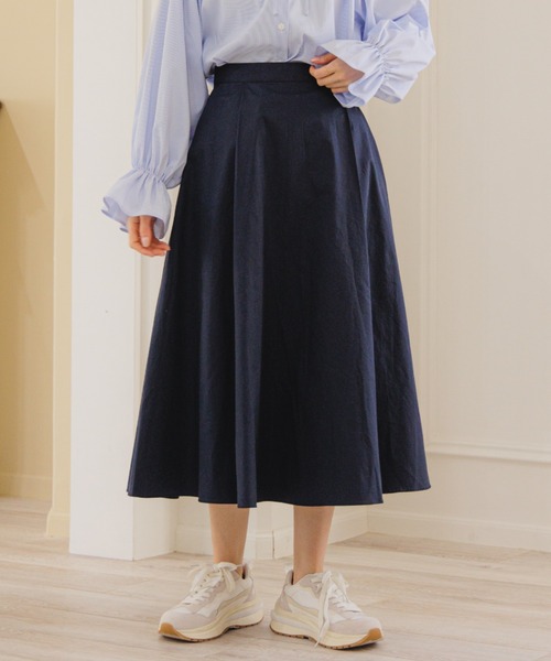 flower(フラワー)の「ツーウェイタックフレアスカート(スカート・レディース・ホワイト/ネイビー・FREE)」の1枚目の写真