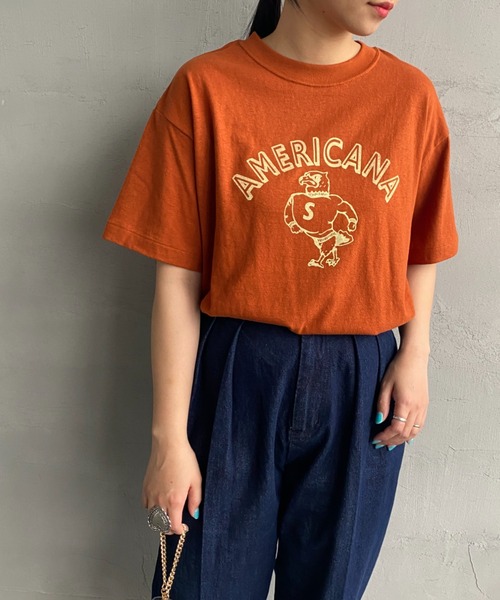 THE SHINZONE（ザ　シンゾーン）の「[THE SHINZONE/ザ シンゾーン] AMERICANAコラボレーション カレッジロゴプリントTシャツ（Tシャツ/カットソー・レディース・ブラック/ホワイト/ブラウン・0）」の3枚目の写真