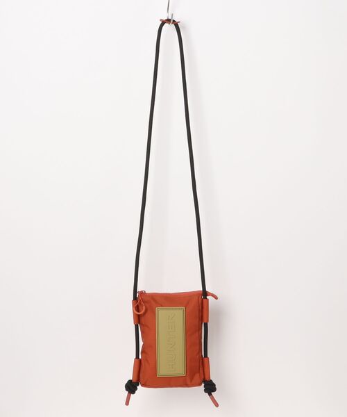 HUNTER（ハンター）の「【66】【HUNTER（ハンター）】TRAVEL RIPSTOP PHONE POUCH（ショルダーバッグ・レディース・ブラック/ライラック/イエロー/ホワイト系その他/グリーン/ホワイト/ベージュ/ブラック×ピンク/ブラウン/ライトブルー/ライトグリーン/ピンク/ブラック系その他/ダークパープル・FREE）」の6枚目の写真