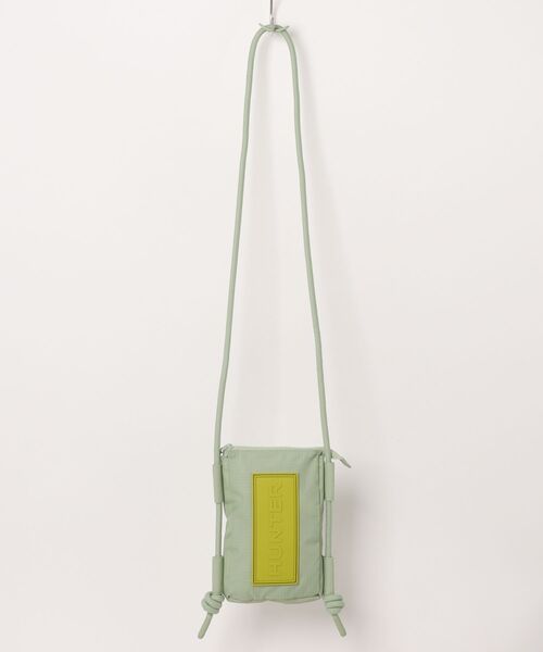 HUNTER（ハンター）の「【66】【HUNTER（ハンター）】TRAVEL RIPSTOP PHONE POUCH（ショルダーバッグ・レディース・ブラック/ライラック/イエロー/ホワイト系その他/グリーン/ホワイト/ベージュ/ブラック×ピンク/ブラウン/ライトブルー/ライトグリーン/ピンク/ブラック系その他/ダークパープル・FREE）」の9枚目の写真
