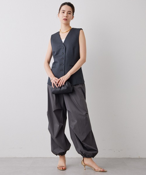 Whim Gazette（ウィムガゼット）の「【THE PAUSE】タックパラシュートパンツ（その他パンツ・レディース・チャコールグレー/レモンイエロー・FREE）」の19枚目の写真