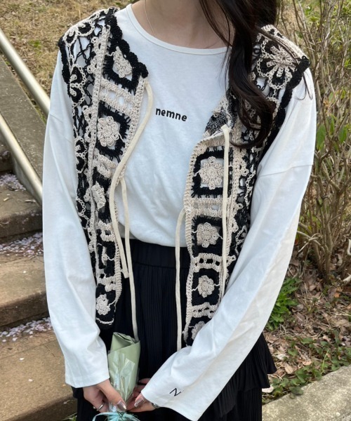 nemne store（ネンネストア）の「《Delfy》かぎ針編みリボンベスト（ベスト・レディース・ブラック/アイボリー・フリー）」の5枚目の写真