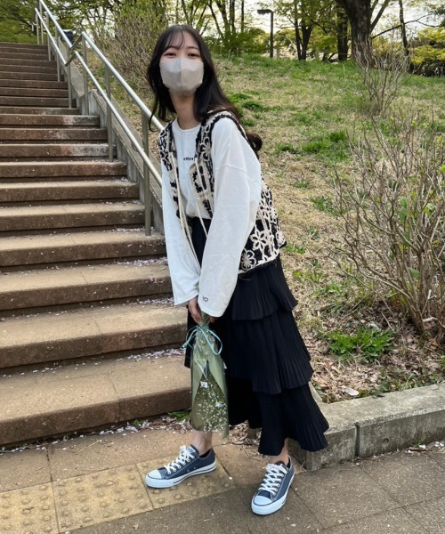 nemne store（ネンネストア）の「《Delfy》かぎ針編みリボンベスト（ベスト・レディース・ブラック/アイボリー・フリー）」の12枚目の写真