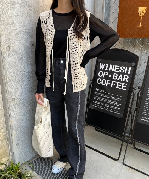 nemne store（ネンネストア）の「《Delfy》かぎ針編みリボンベスト（ベスト・レディース・ブラック/アイボリー・フリー）」の4枚目の写真