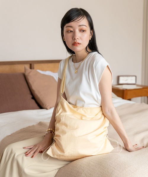 LOWRYS FARM（ローリーズファーム）の「ドロストショルダーＢＡＧ　905222（ショルダーバッグ・レディース・ブラック/アイボリー/イエロー・FREE）」の21枚目の写真