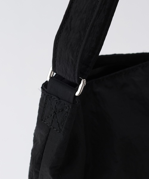 LOWRYS FARM（ローリーズファーム）の「ドロストショルダーＢＡＧ　905222（ショルダーバッグ・レディース・ブラック/アイボリー/イエロー・FREE）」の11枚目の写真