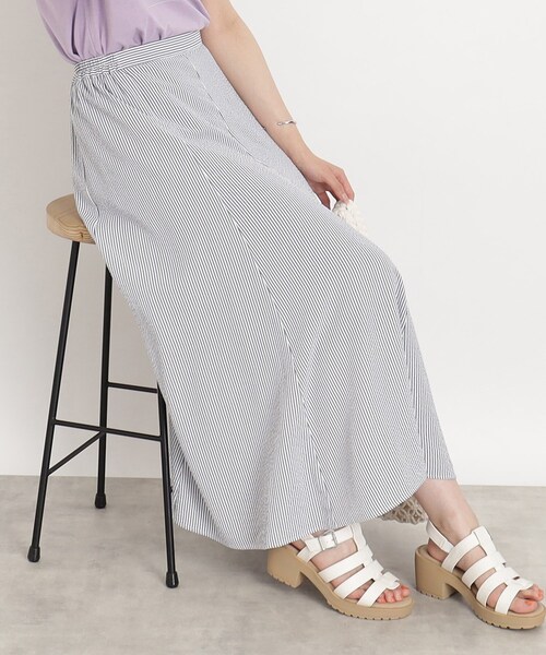 DRESKIP（ドレスキップ）の「◆【ふわっと軽やか】サッカーフレアスカート（スカート・レディース・ネイビー/グリーン/ネイビー系2・04/03/02）」の3枚目の写真