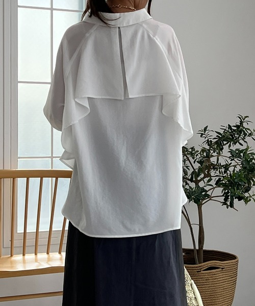 un dix cors(アンディコール)の「麻調スキッパーフリルブラウス(シャツ/ブラウス・レディース・ブラック/オフホワイト・FREE)」の6枚目の写真