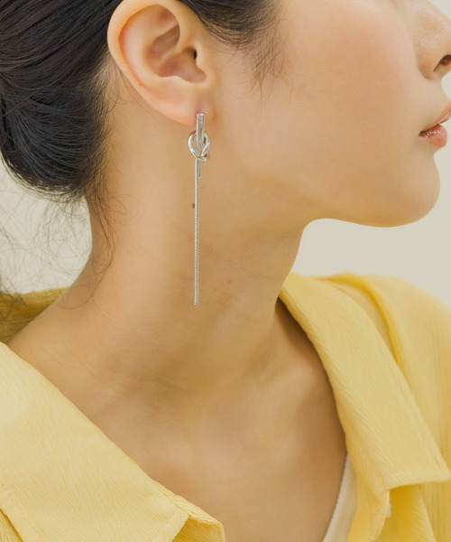 SMELLY（スメリー）の「チェーンノットピアス（ピアス（両耳用）・レディース・シルバー/ゴールド・-）」の2枚目の写真