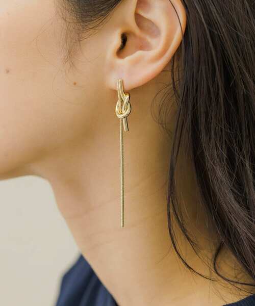 SMELLY（スメリー）の「チェーンノットピアス（ピアス（両耳用）・レディース・シルバー/ゴールド・-）」の8枚目の写真