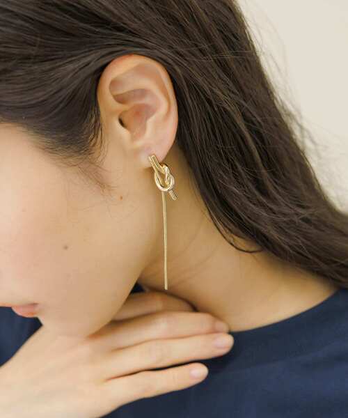 SMELLY（スメリー）の「チェーンノットピアス（ピアス（両耳用）・レディース・シルバー/ゴールド・-）」の6枚目の写真