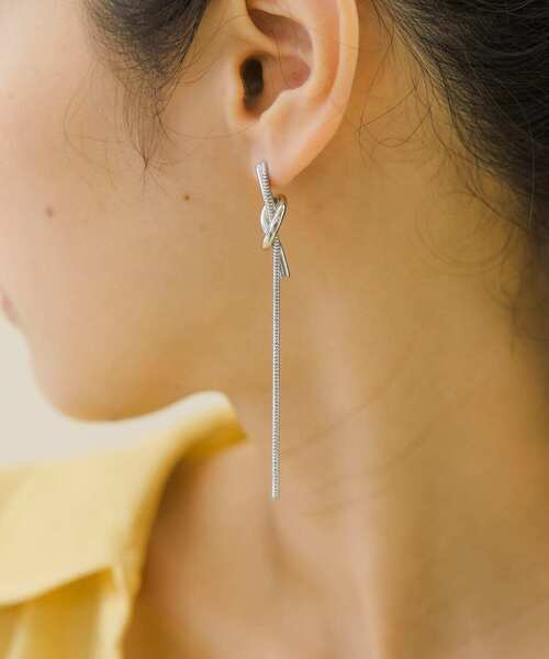 SMELLY（スメリー）の「チェーンノットピアス（ピアス（両耳用）・レディース・シルバー/ゴールド・-）」の7枚目の写真