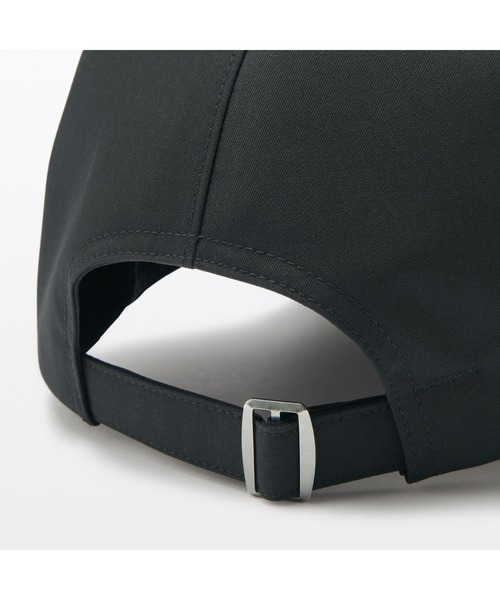 無印良品(ムジルシリョウヒン)の「UVカット 透湿撥水 防水テープ使い キャップ(キャップ・レディース・ベージュ/ブラック・55-59cm)」の6枚目の写真