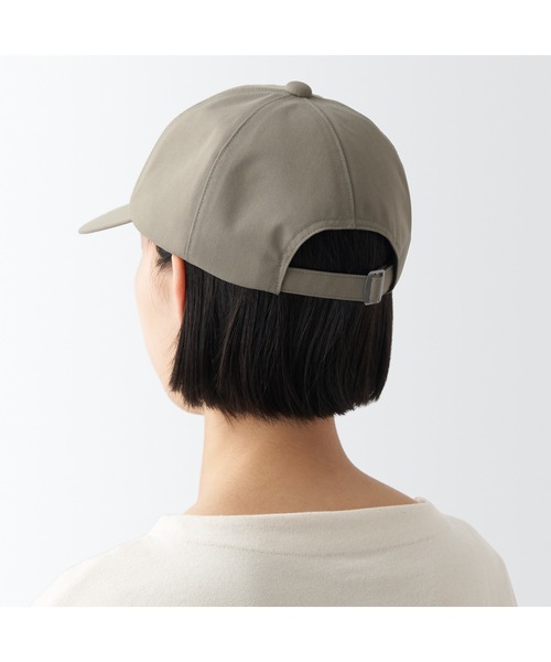 無印良品(ムジルシリョウヒン)の「UVカット 透湿撥水 防水テープ使い キャップ(キャップ・レディース・ベージュ/ブラック・55-59cm)」の16枚目の写真