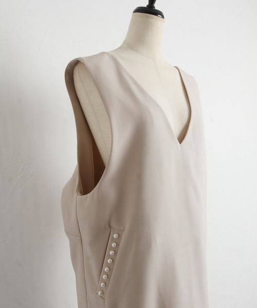 tocco closet（トッコ　クローゼット）の「【ZOZO限定】パール付き後ろりぼんジャンパースカート（ジャンパースカート・レディース・ブラック/グレイッシュベージュ・M）」の22枚目の写真