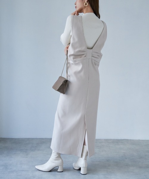 tocco closet（トッコ　クローゼット）の「【ZOZO限定】パール付き後ろりぼんジャンパースカート（ジャンパースカート・レディース・ブラック/グレイッシュベージュ・M）」の11枚目の写真