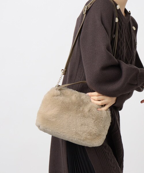 grove（グローブ）の「◆【ヒルナンデス！で紹介】ダブルハンドルエコファーチェーンショルダー（ショルダーバッグ・レディース・ブラウン系その他/ライトベージュ/アイボリー/ダークグレー・00）」の4枚目の写真